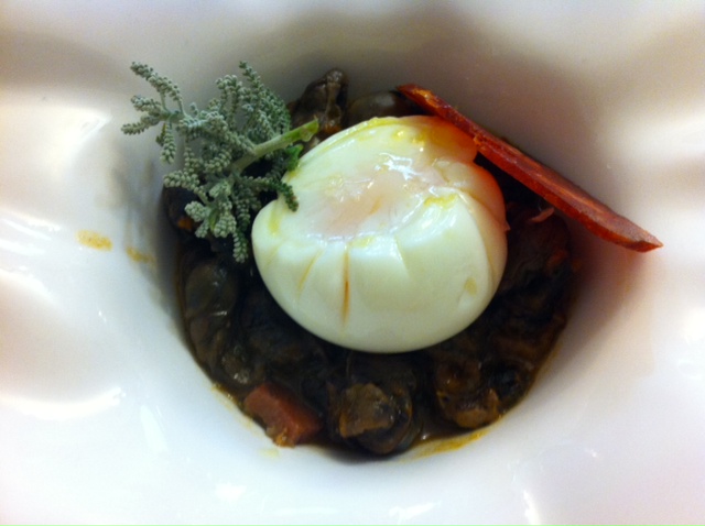 Restaurante Meson El Labrador Huevo con Caracoles